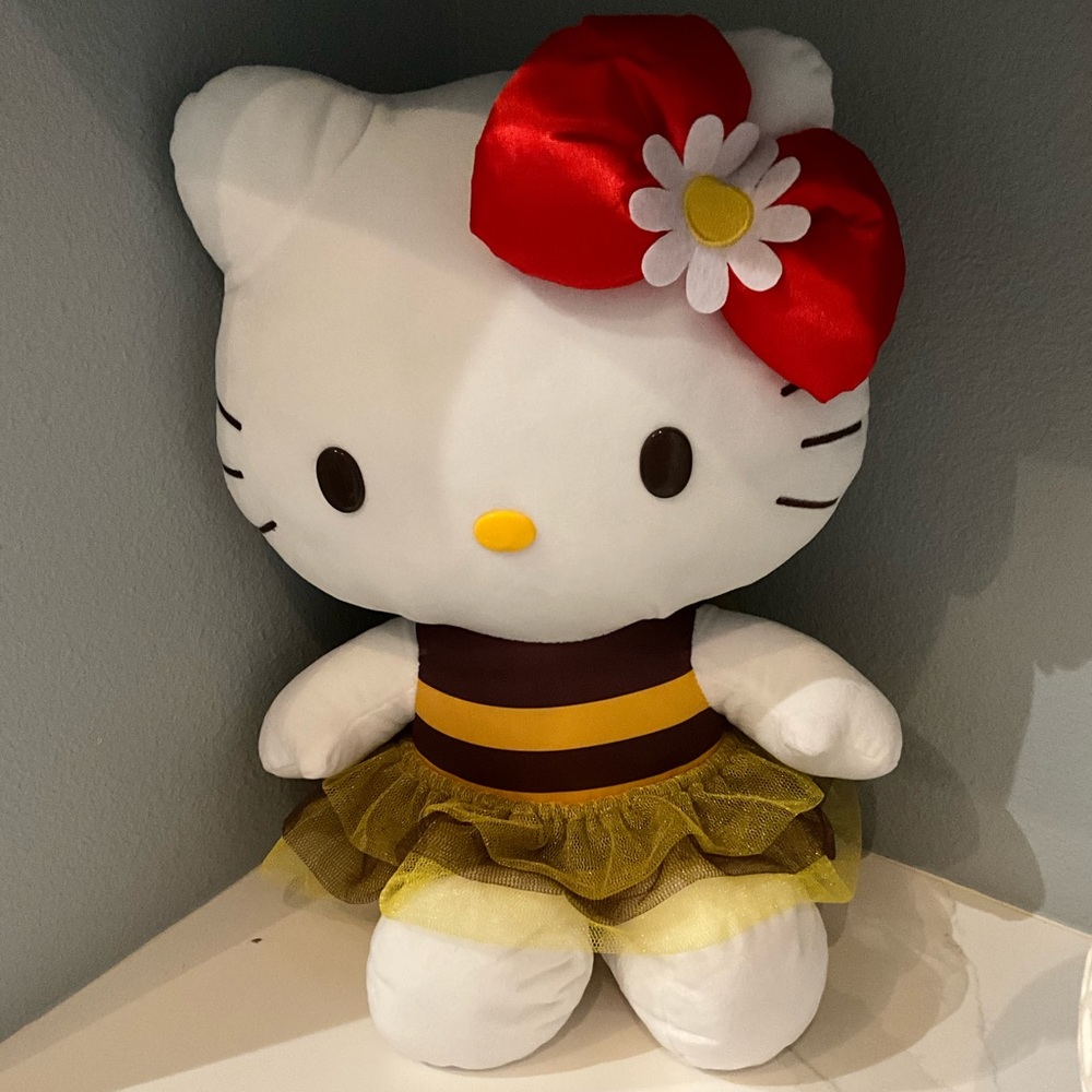 Hello kitty bumblebee plush